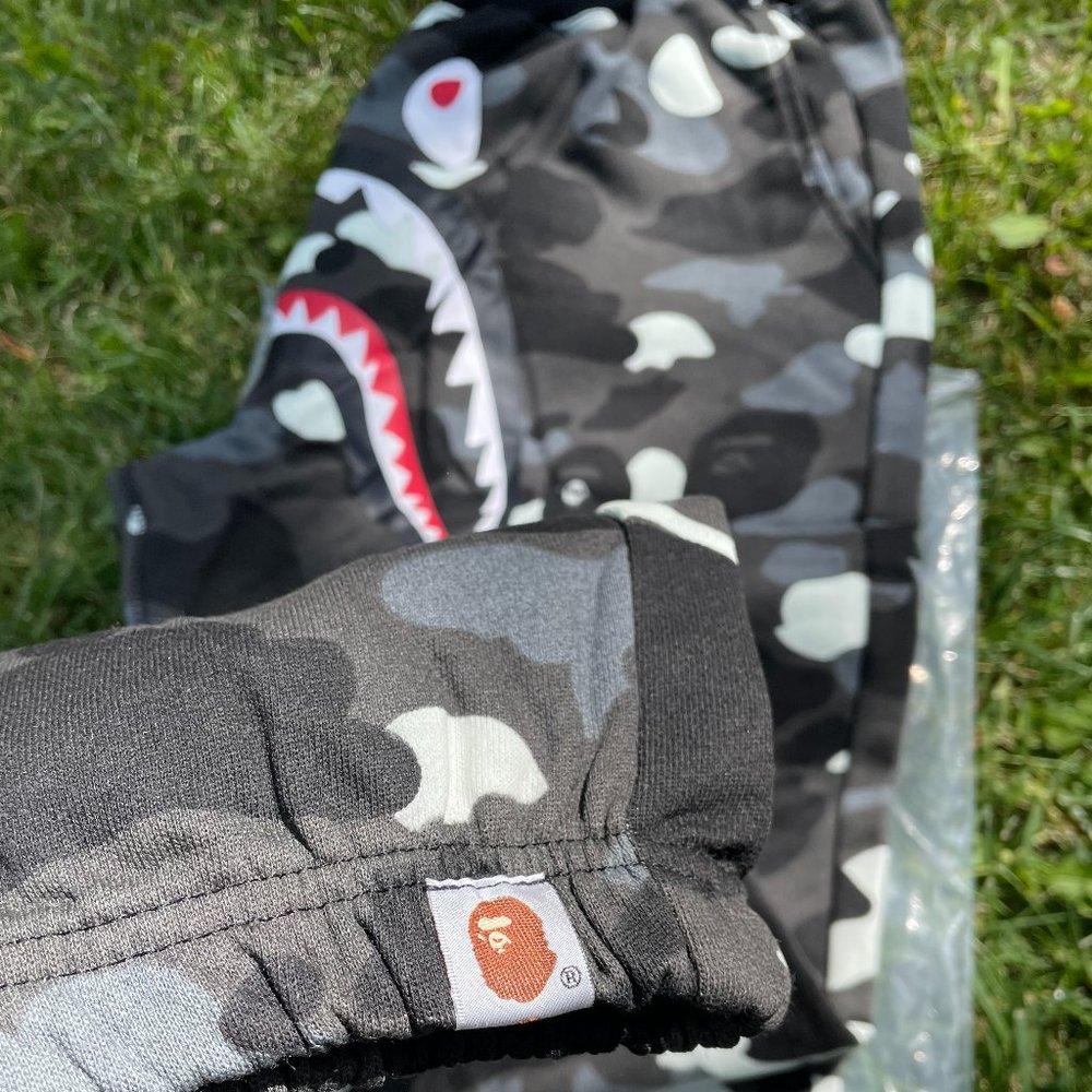 Bape Black Camo Shark Pant - Picture 5 of 8